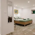 Ni Na Na Na 公寓