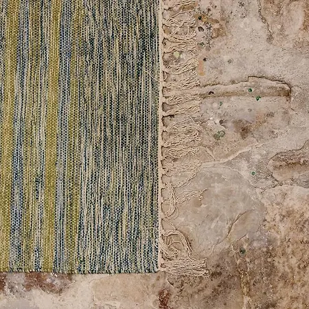 Ni Na Na Na Apartament