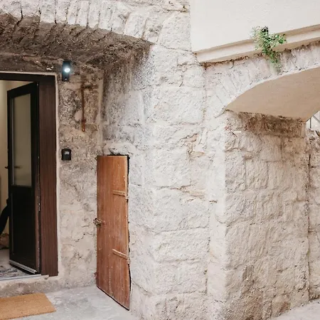 Apartament Ni Na Na Na *