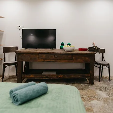 Ni Na Na Na Apartament